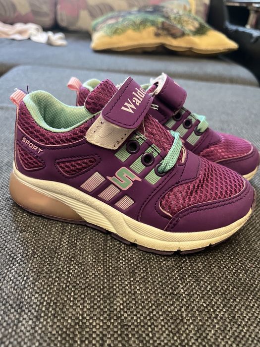 Кросівки для дівчинки