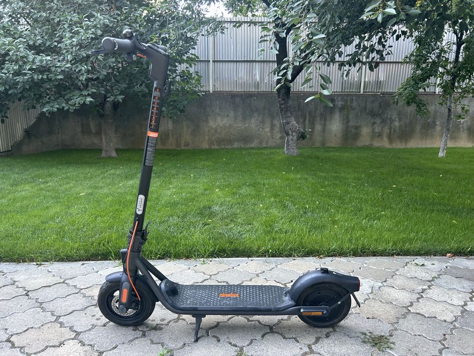 Електросамокат Segway-Ninebot F2 Plus E, майже новий, 130 км пробіг, ще на гарантії
