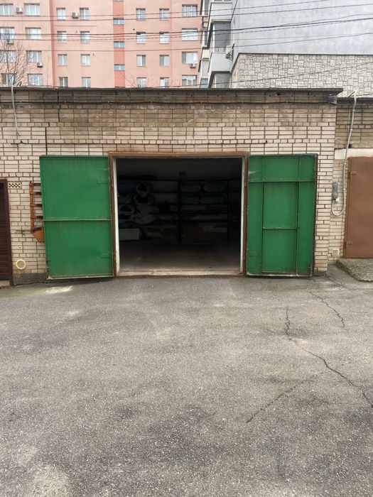 Продам цегляний гараж