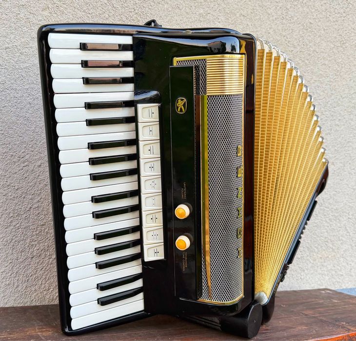Akordeon Lucia IV P 96 - super stan !