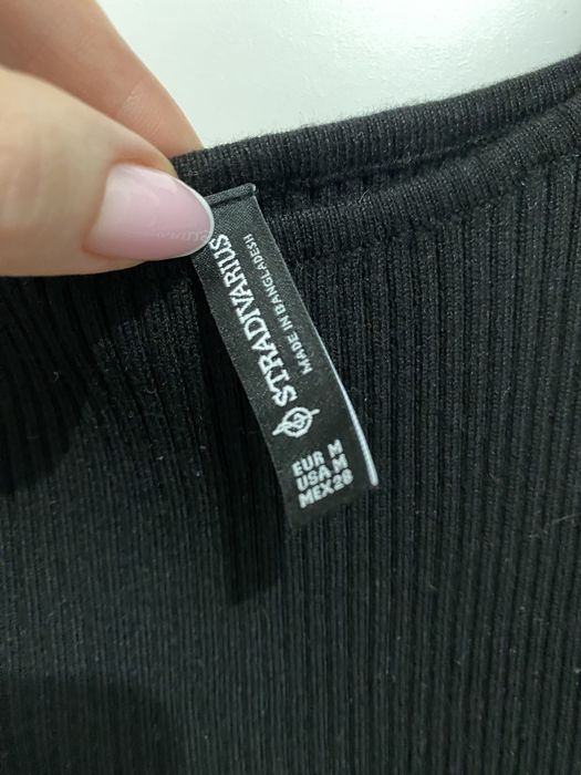 Sukienka mini z dzianiny Stradivarius