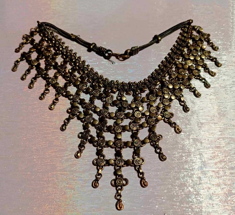 Шикарное винтажное латунное колье-чокер в стиле бохо.