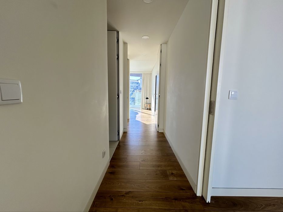 Arrendamento T2 mobilado, com vista e garagem no coração de Lisboa