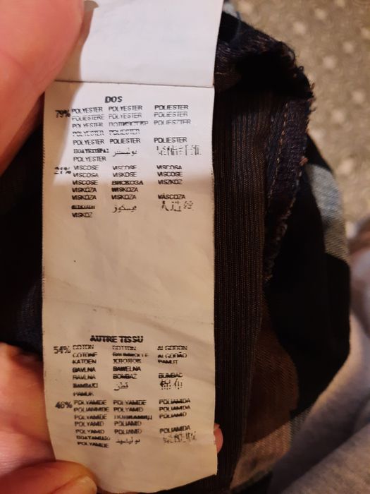 Sukienka w kratkę firmy Promod