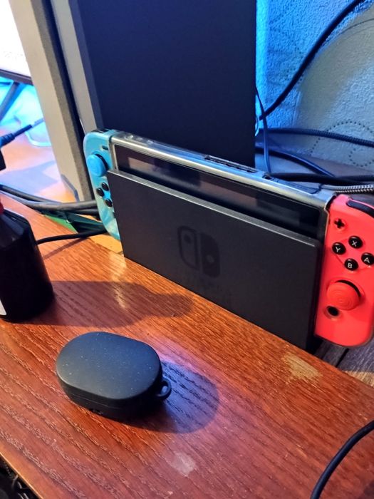 Продам Nintendo Switch V2 rev2 256gb с играми.