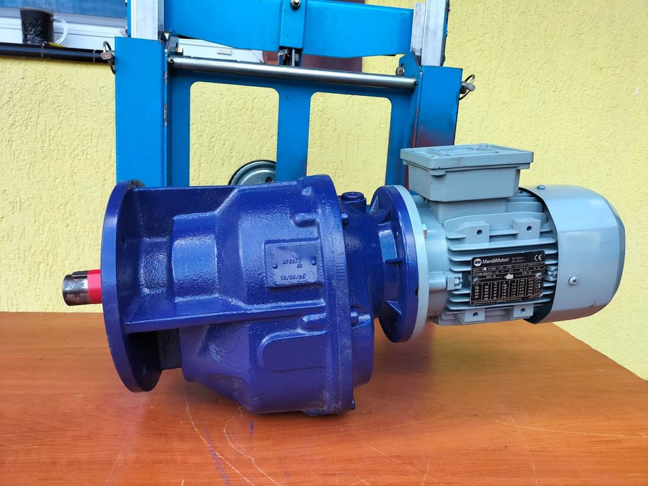 Motoreduktor 0,37kw.23ob/min.kołnierzowy.typ MAA 71 M B4