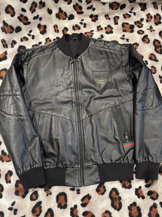 Продам куртку эко кожа на мальчика Gucci
