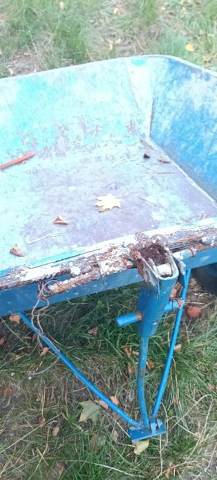 Тачка садова будівельна