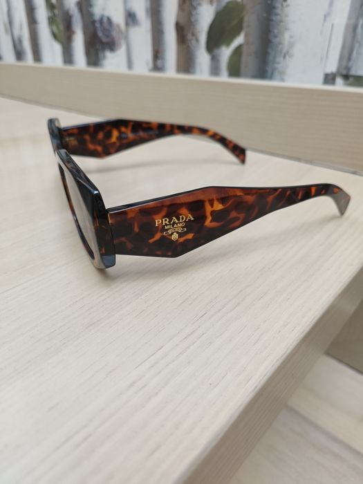 Okulary przeciwsłoneczne Prada