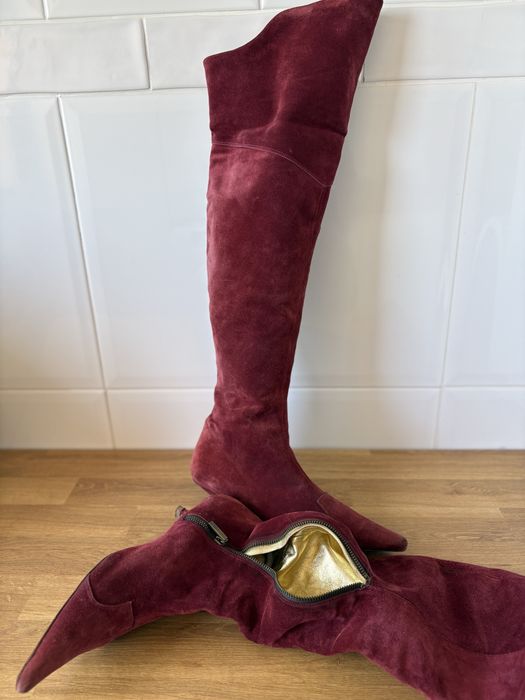 Botas em camurça bordeaux