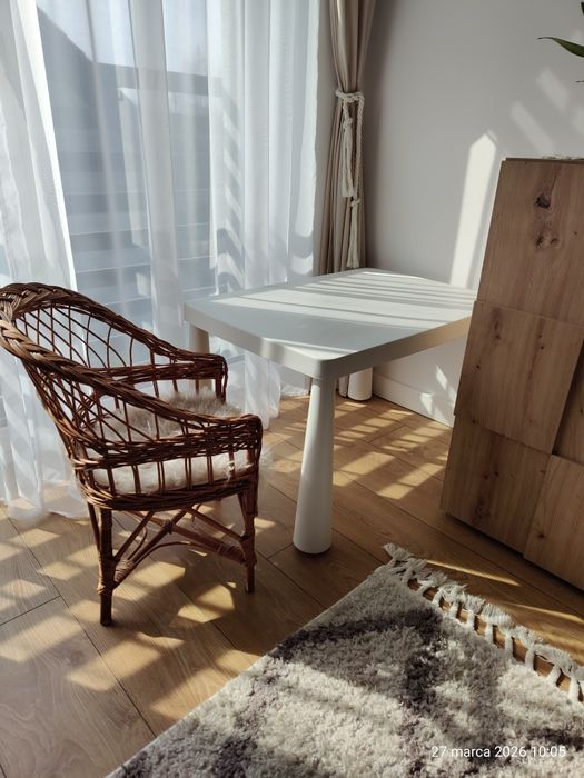 Stolik IKEA Mammut + krzesełko wiklinowe  - zestaw