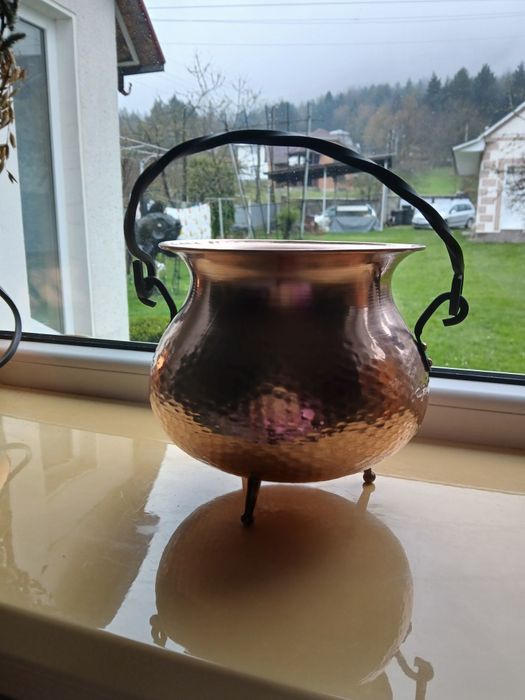Мідний вазон для квітів мідний.
