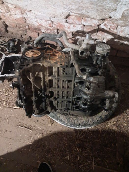 Мотор гольф 4 1.9 ALH запчастини