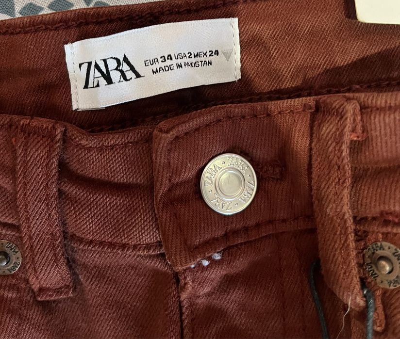 Calças castanhas da zara