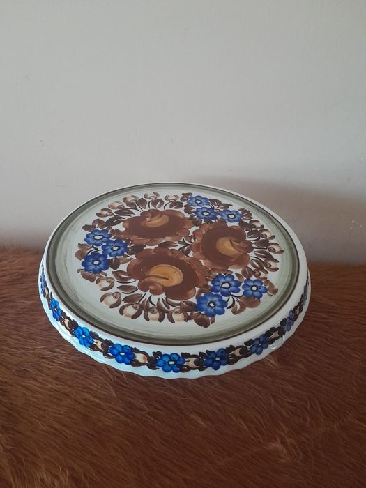 Patera do ciasta na nodze ręcznie malowana.