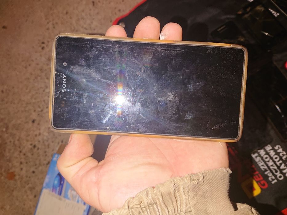 Смартфони, на запчастини або під відновлення