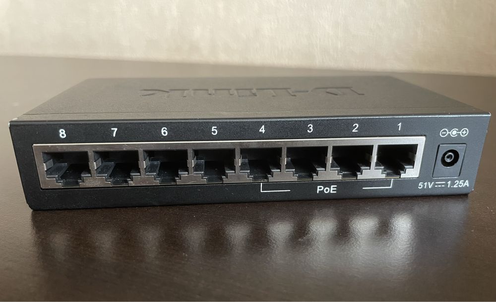 Комутатор Мережевий D-LINK DES-1008P