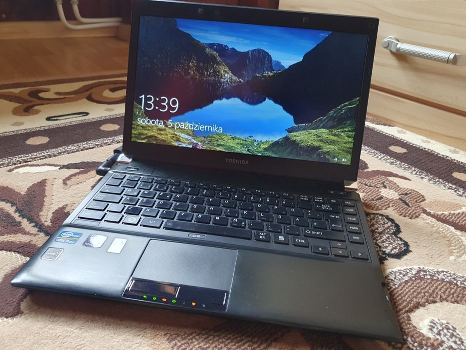 Laptop Toshiba Windows 10 Pro