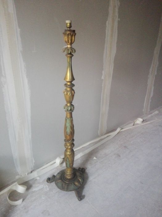 Vendo Candeeiro de pé rústico