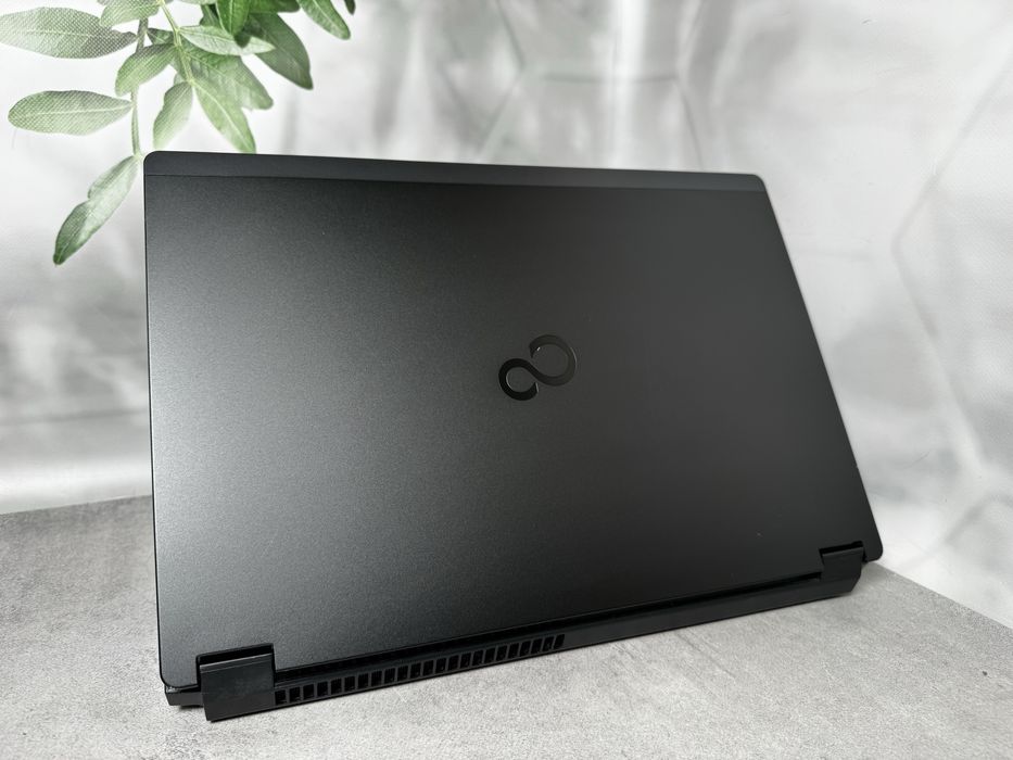 Quadro RTX 3000 6GB/ 8 ядер/ Fujitsu CELSIUS H7510 / i9-10885H / 32GB / SSD 1TB / 15.6" FHD