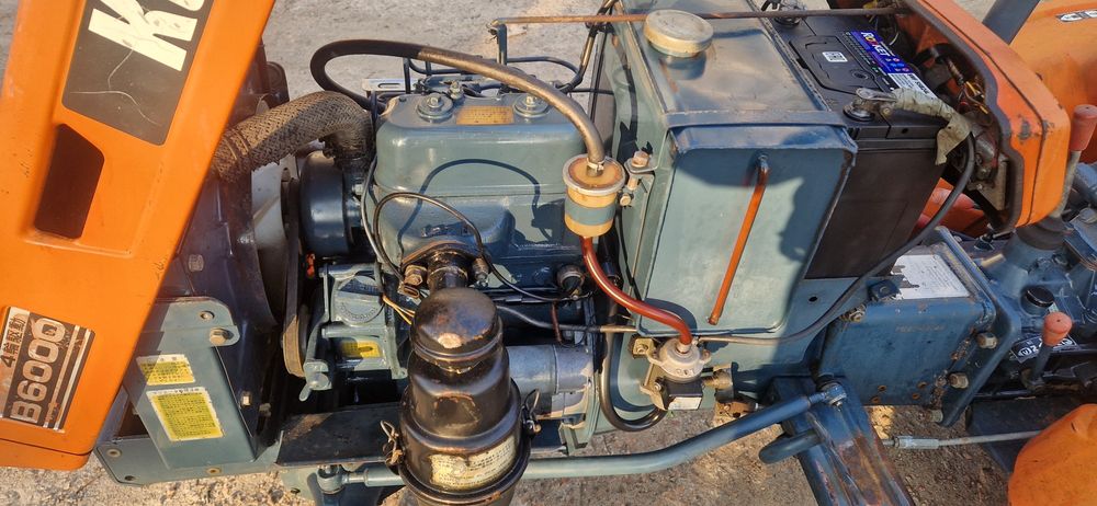 KUBOTA  В 6000 тракто