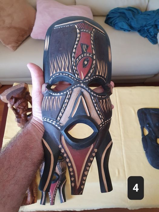 Arte Africana (Moçambique) - Esculturas em madeira  e pau preto
