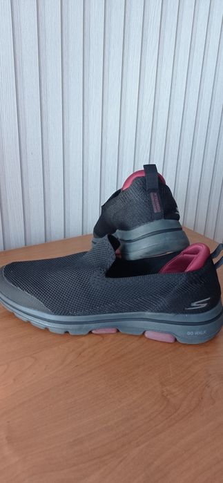 Чоловічі сліпони Skechers GOwalk 5 (Оригінал, розмір 43)