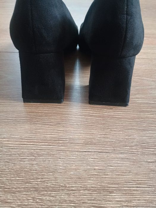 Czółenka czarne 36