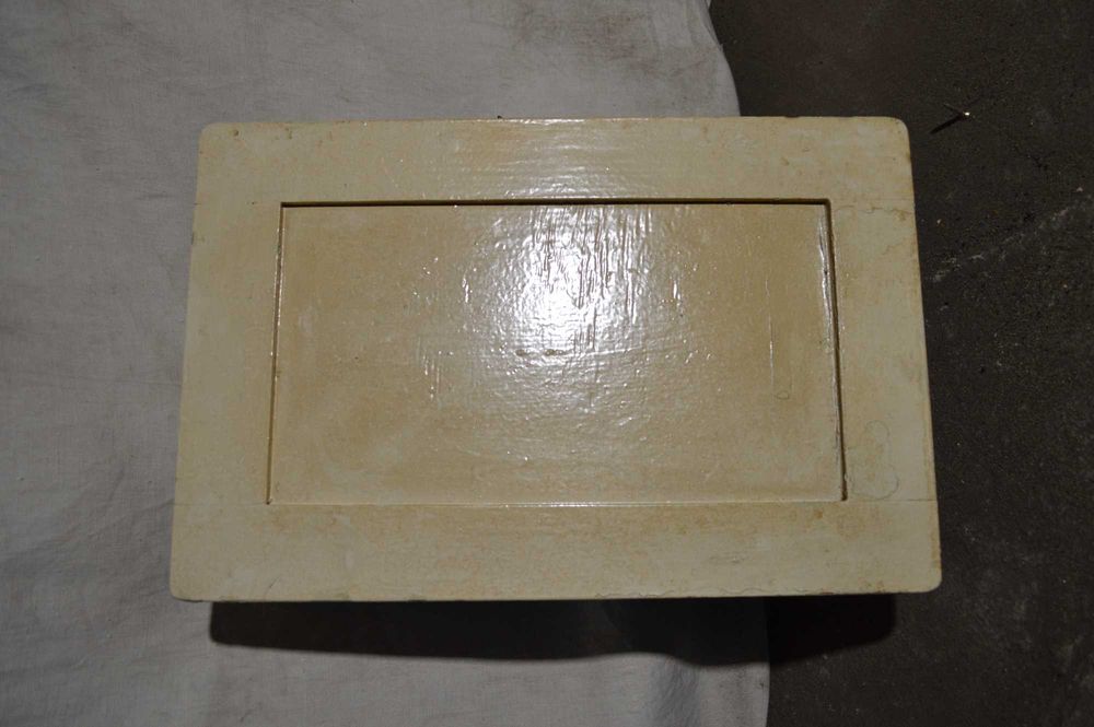 stara szafka apteczka prl drewniana