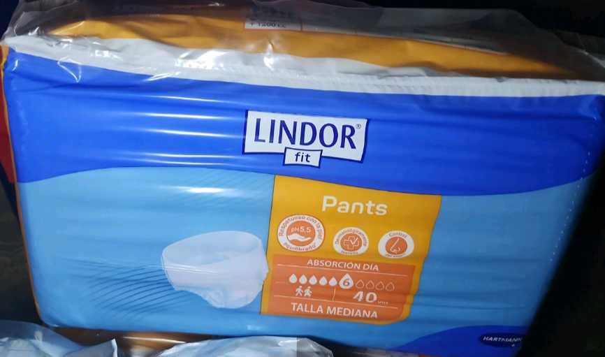 Памперси труси М. Пачка 40 штук.