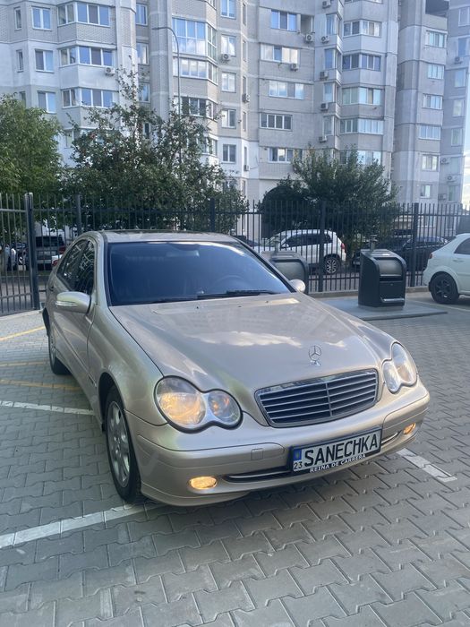 Продам Mercedes-Benz W203 C-Class 220 CDI