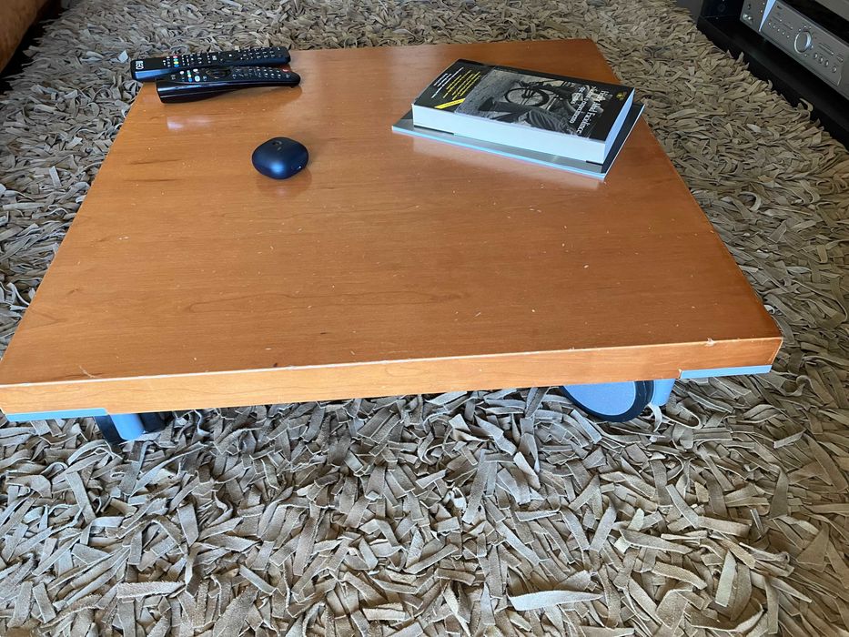 Mesa de centro com rodas