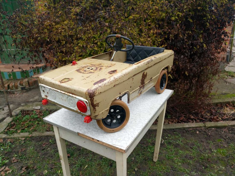 Ссср автомобіль дитячий педальний машинка львівянка на педалях авто