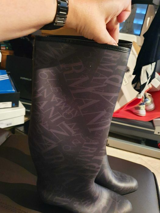 Galochas da marca Giorgio Armani