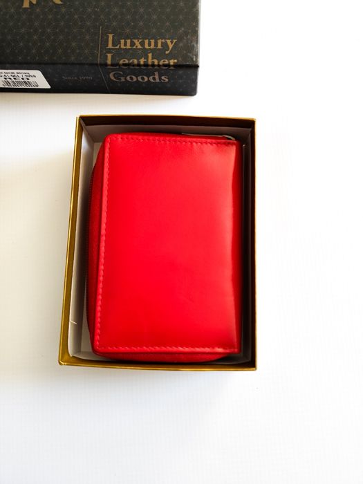 Zestaw prezent brelok i Portfel skórzany damski na zatrzask czerwony