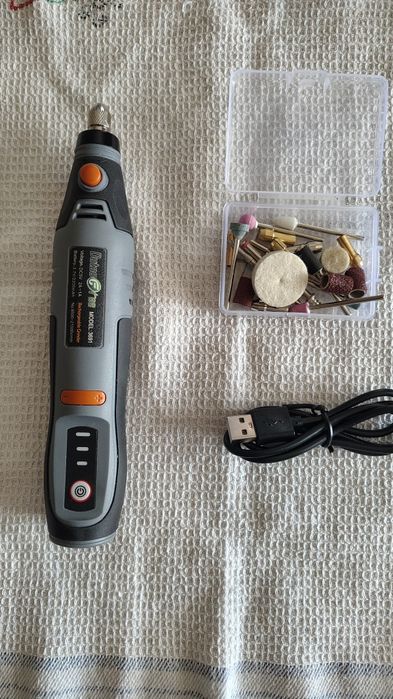 Berbequim Rotativo 3.7V Novo com Acessórios - À Venda447167581851504641