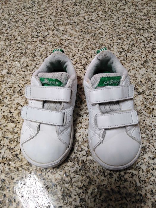Sapatilhas Adidas brancas, para menino