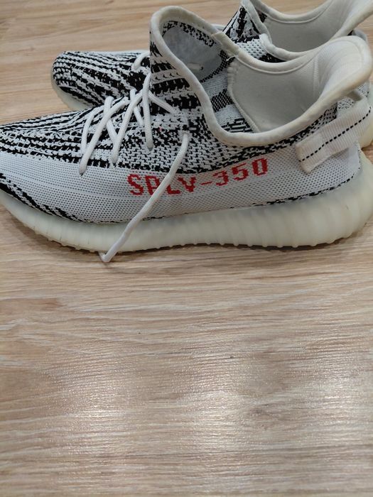Adidas Yeezy Boost 350 V2 Zebra
