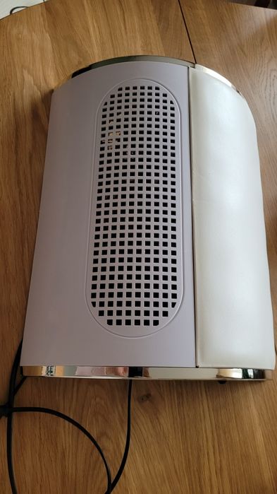 Pochłaniacz pyłu do paznokci