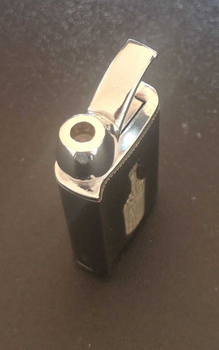 Isqueiro a gás com formato