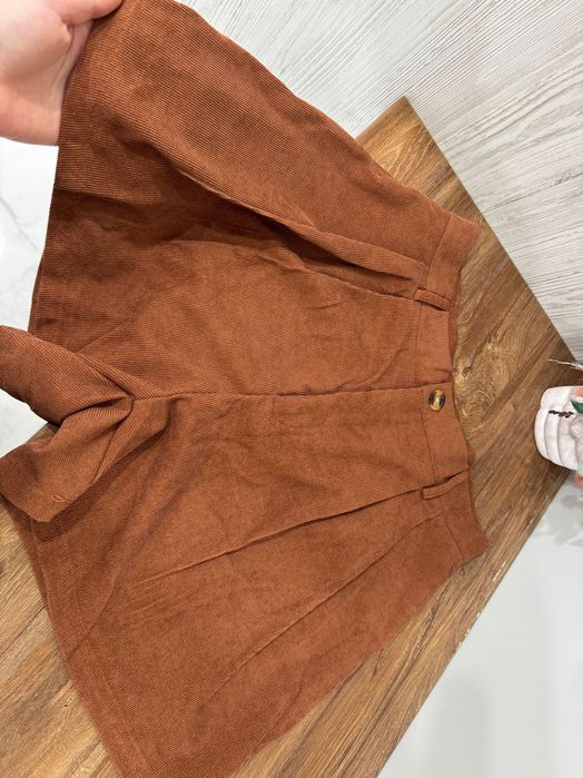 Шоколадні  шорти в розмірі М