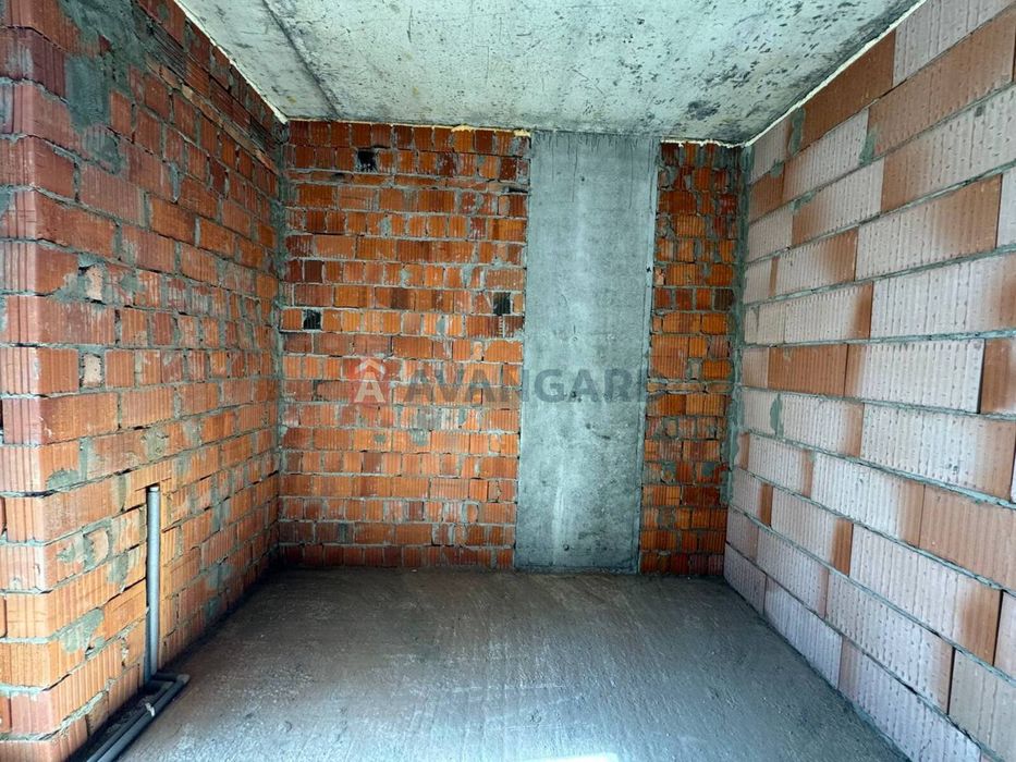 Продається 2кім.кв 69м2 з виглядом на високий замок.