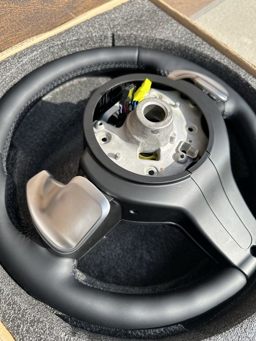М руль BMW кермо для F10 / F11 / F06 / F13 / F07/F01/F02.