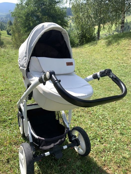 Продам коляску Riko