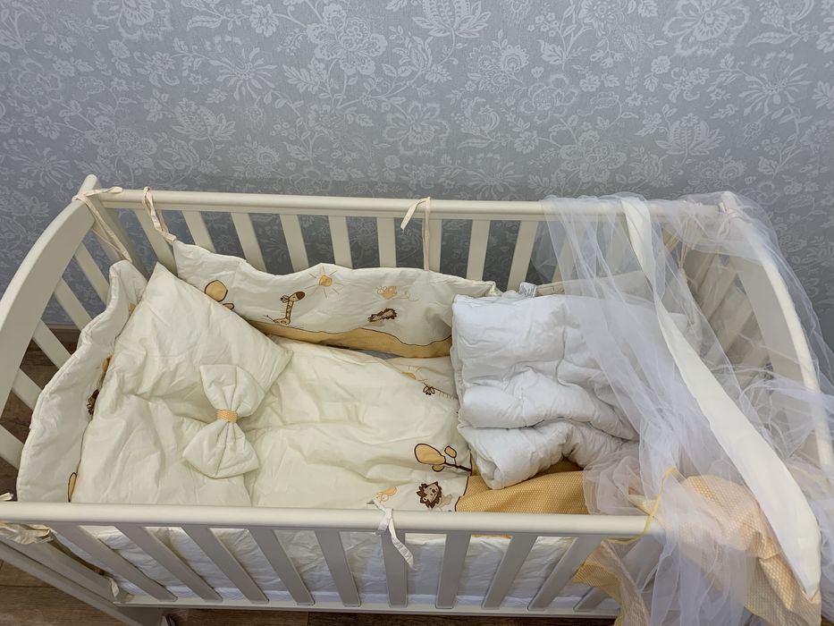 Дитяче ліжечко Верес ЛД-10 + матрац + постіль, колеса
