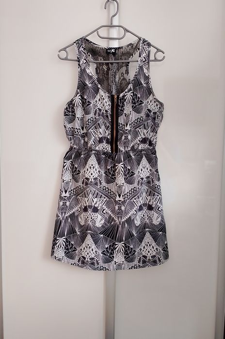Sukienka mini aztecki wzór z koronką bokserka JC Jeans & Clothes M 38
Długość 85 cm
Szerokość pod pachami 45 cm