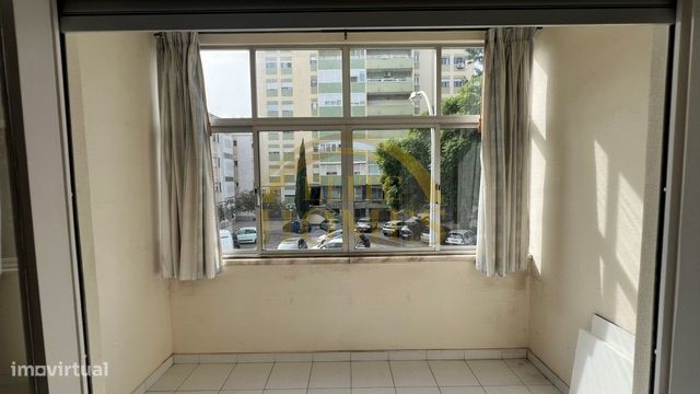 Apartamento T2 em Oeiras.