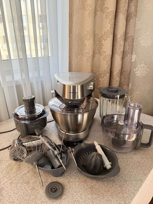 Продам кухонний комбайн Kenwood