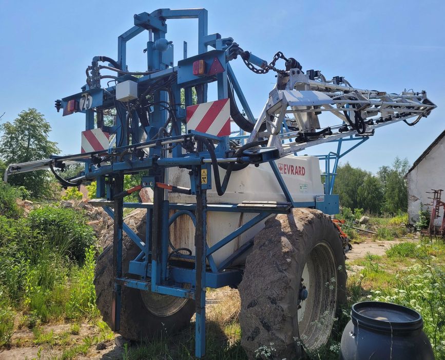 opryskiwacz ciągany EVRARD T2500
