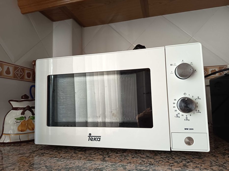 Microondas da marca Teka